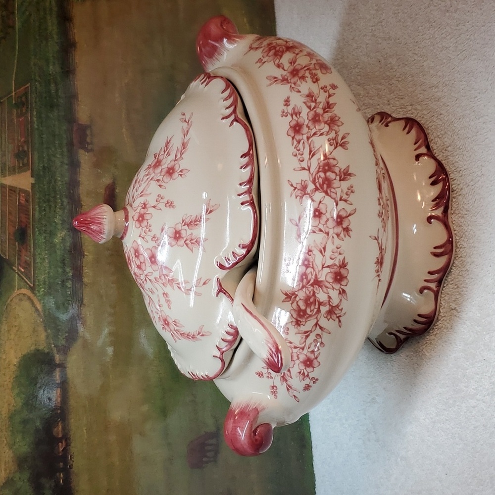 Cracker Barrel Red Floral Porcelain Transferware Lidded Soup Tureen And Ladle